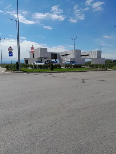 Бензиностанция Петрол