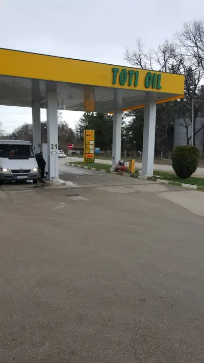 Бензиностанция "Toti Oil"