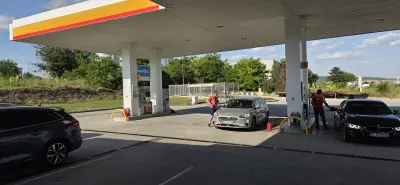 Бензиностанция „ШЕЛ”
