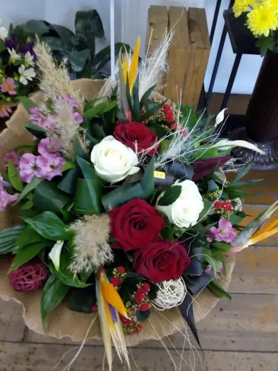 Цветарница Wild Roses