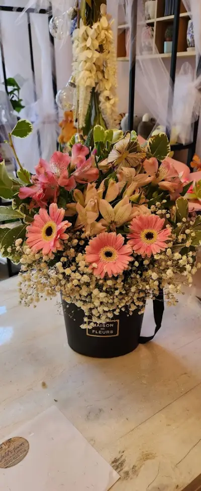 Цветарски магазин Vailet's flowers