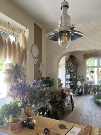 Damascena Flowers' Apartment