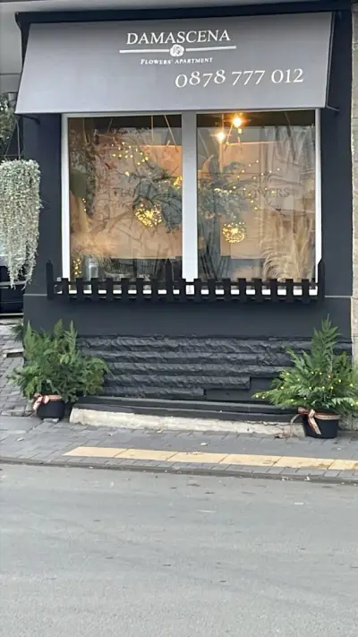 Damascena Flowers' Apartment