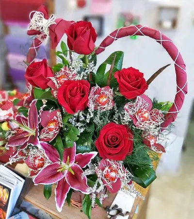 Магазин за цветя и ръчноизработени декорации Kenga handmade and flowers