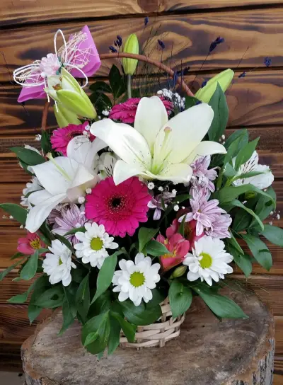 Магазин за цветя и ръчноизработени декорации Kenga handmade and flowers