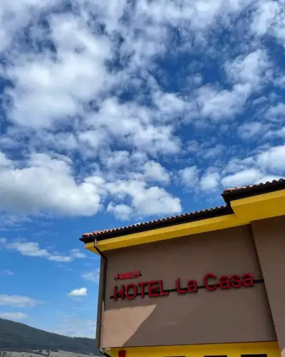 La Casa Hotel