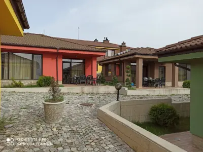 La Casa Hotel