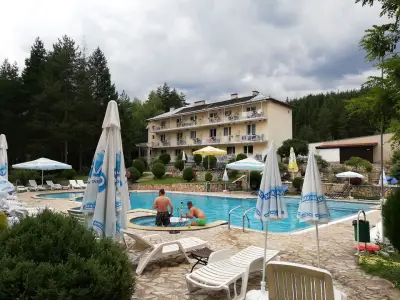 Хотел Зора