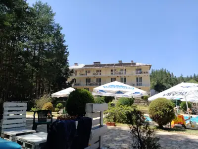 Хотел Зора