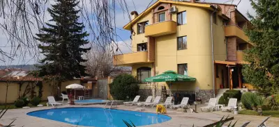 Семеен хотел Ив