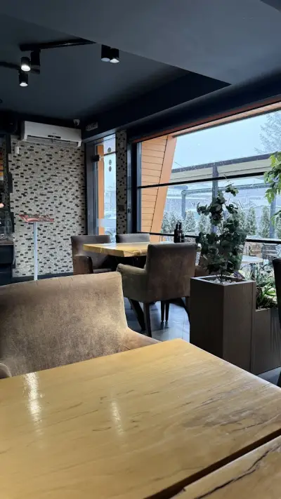 Vladi Bar & Grill