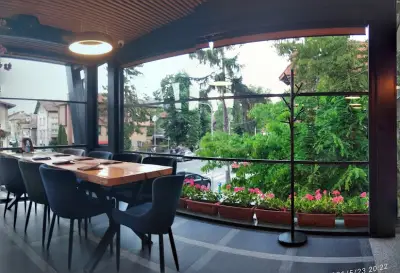 Vladi Bar & Grill