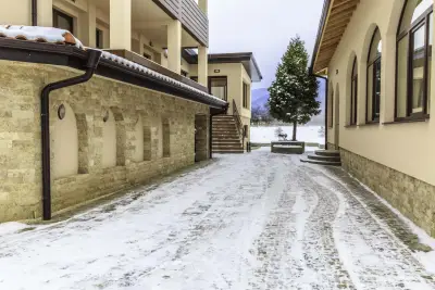 Хотел Никол