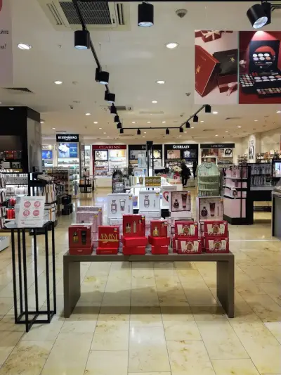 DOUGLAS 2 SERDIKA CENTER
