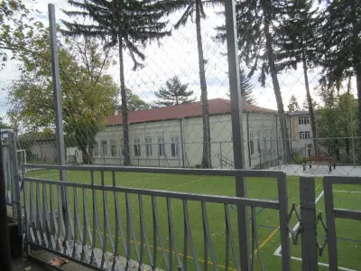 OU „L. Karavelov“