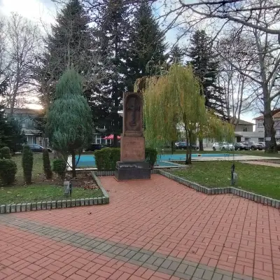 Площад ГЕНЕРАЛ ТОШЕВО
