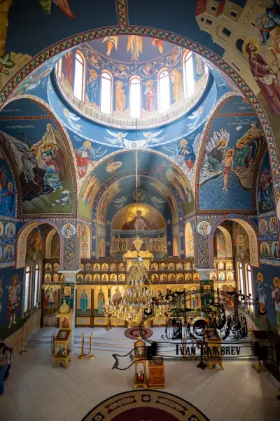 Храм "Свети Атанасий Велики"