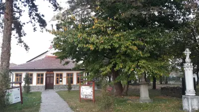 Църква Свети Арахангел Михаил