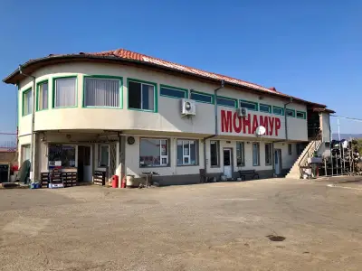 МОНАМУР